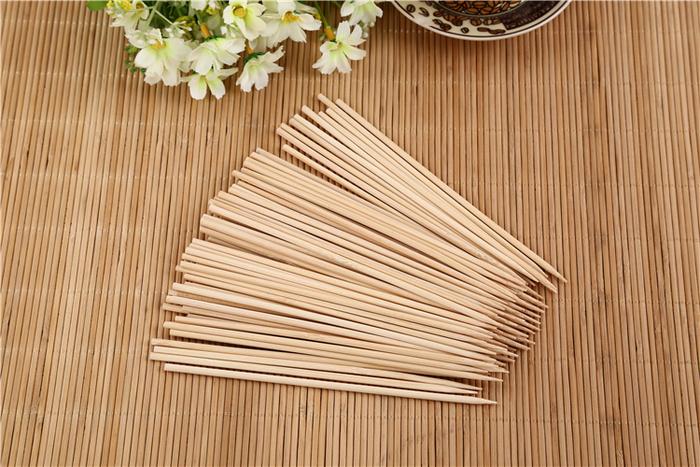 Camping Wooden Color Bamboo BBQ Skewers Barbecue Shish Kabob Sticks Fruit Kebab Meat Party Fountain Bamboo BBQ Sticks Skewers Wooden (30cm)