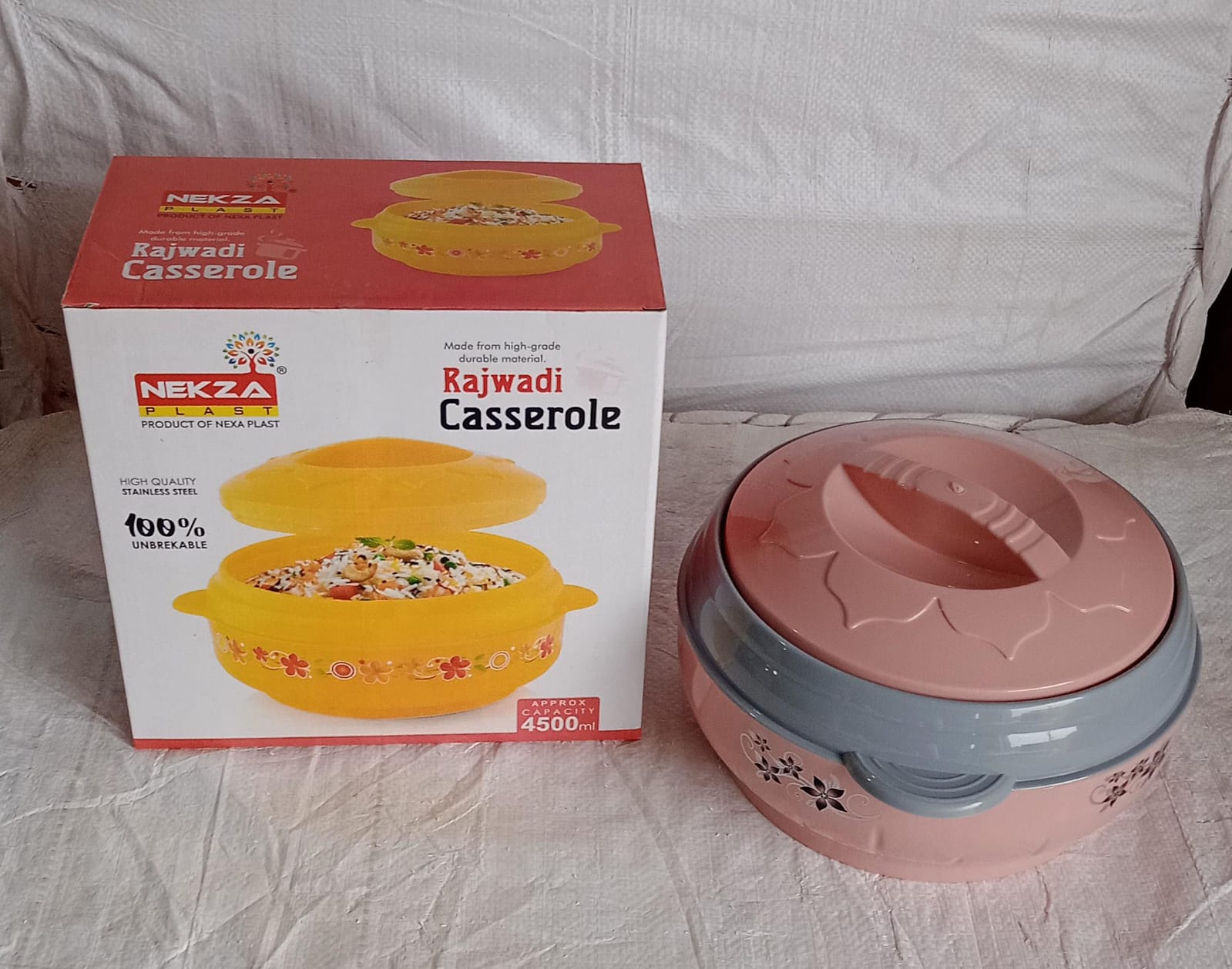 Insulated casserole box with floral print, keeps food hot or cold