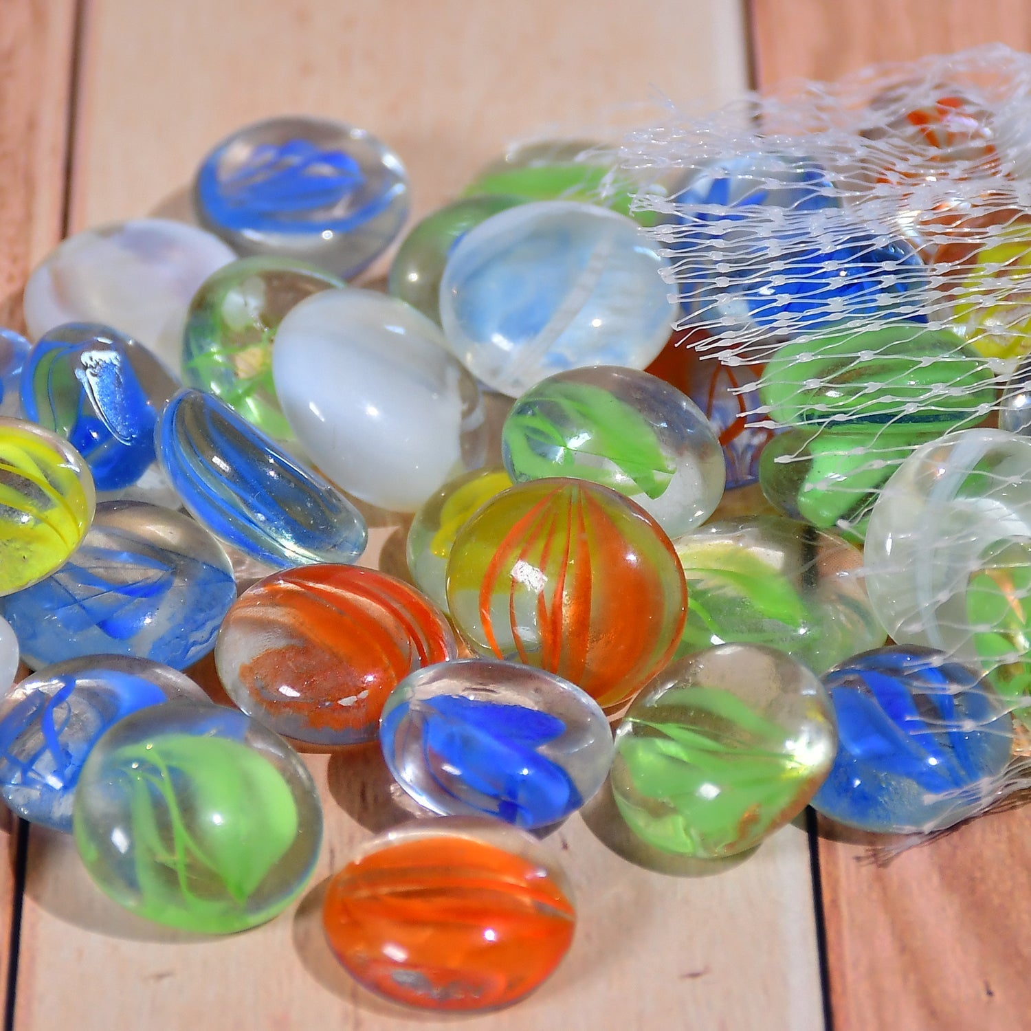 Glass Gem Stone, Flat Round Marbles Pebbles for Vase Fillers, Attractive pebbles for Aquarium Fish Tank.