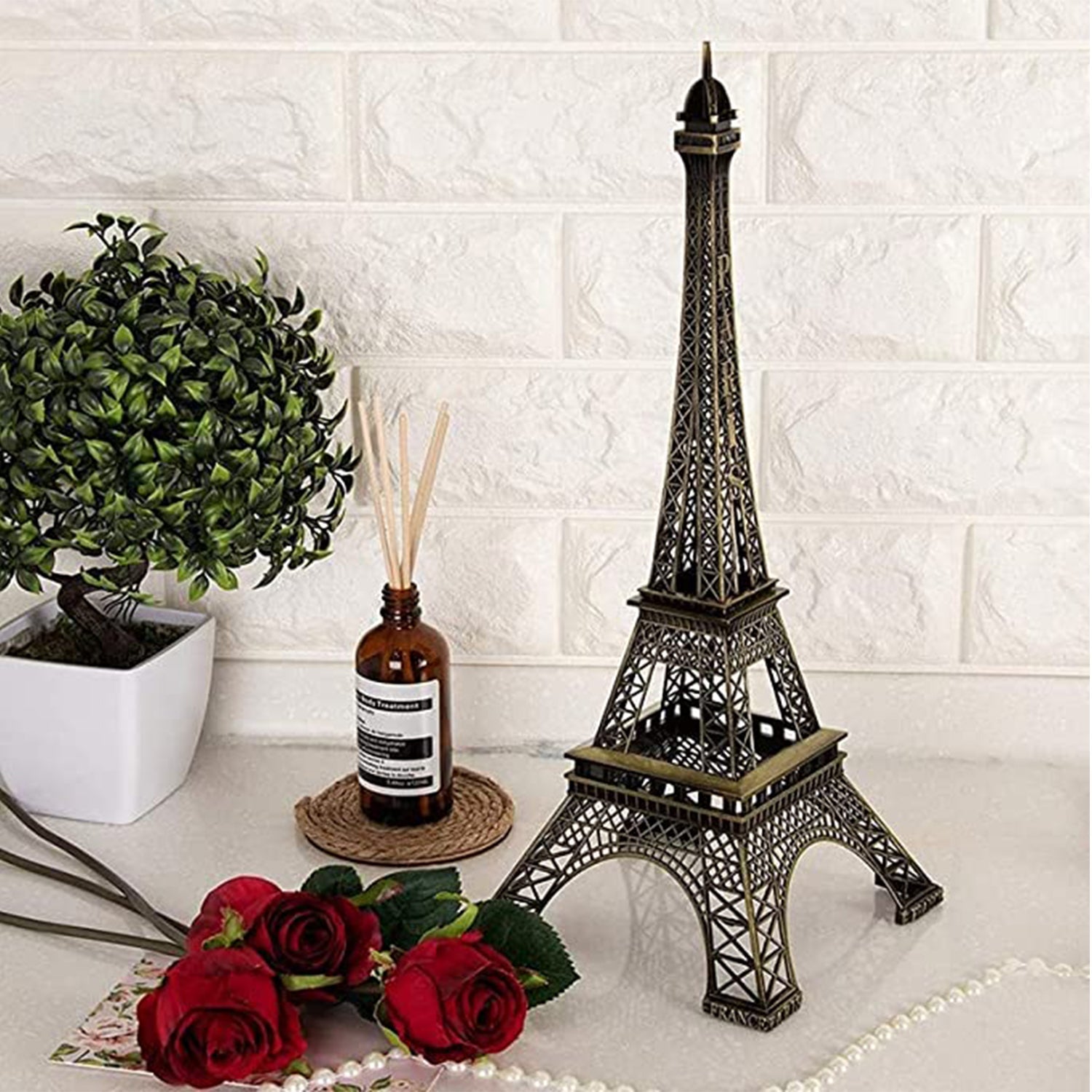 Antique Finish 3D Metal Paris Eiffel Tower Metal Craft Famous Landmark Building Metal Statue, Cabinet, Office, Gifts Decorative Showpiece.