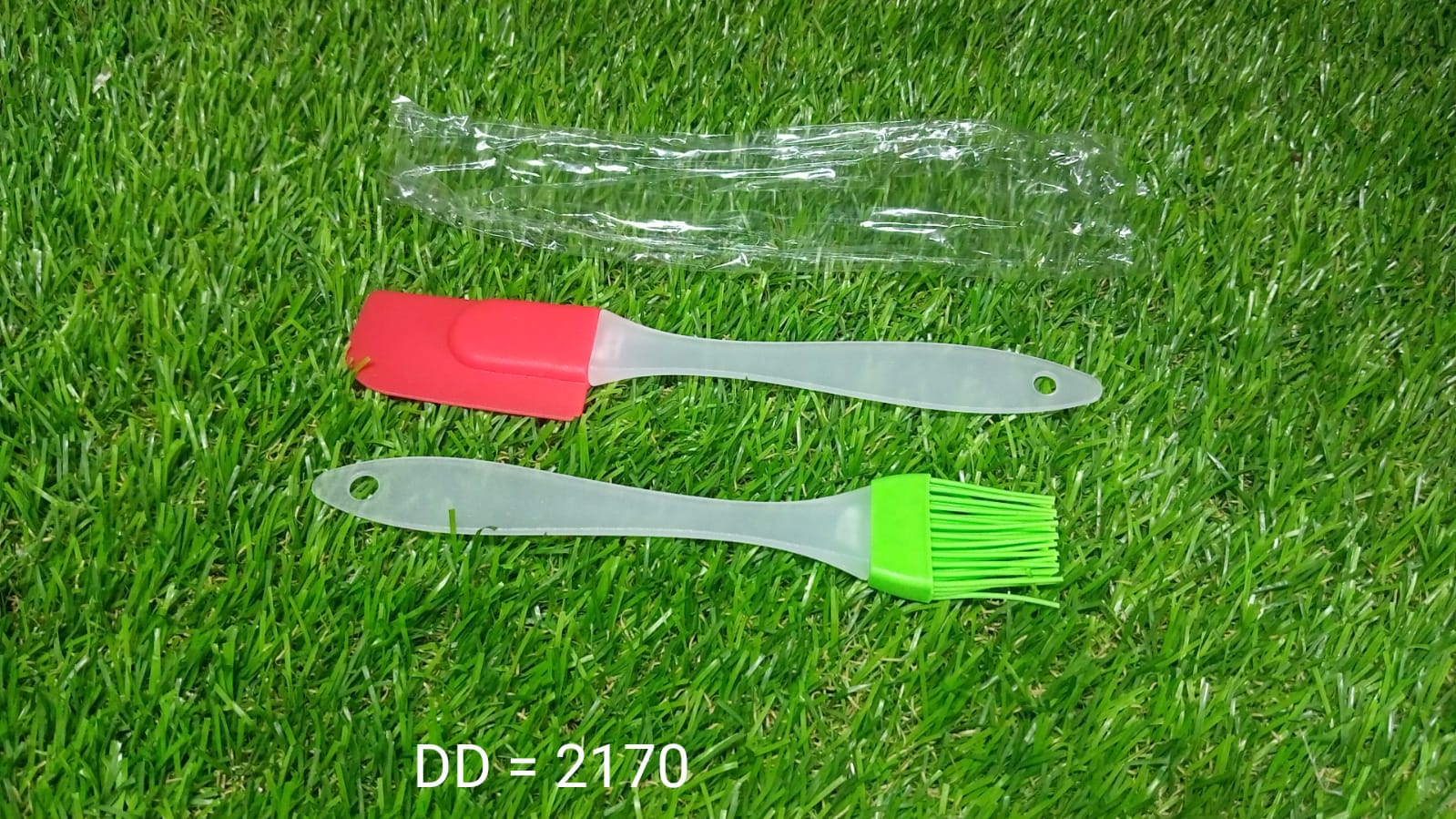 Spatula and Pastry Brush for Cake Decoration