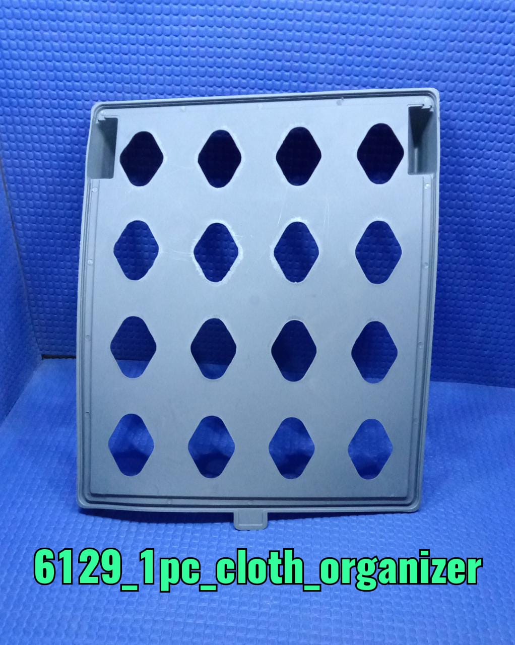 1 Pc Cloth Organiser used in all household and ironing shops in order to assemble the cloths and fabric in a well-mannered way.